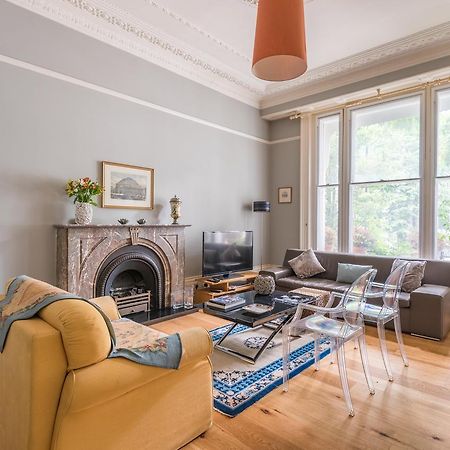 Lovely Chelsea Home Near The Thames By Underthedoormat Лондон Экстерьер фото